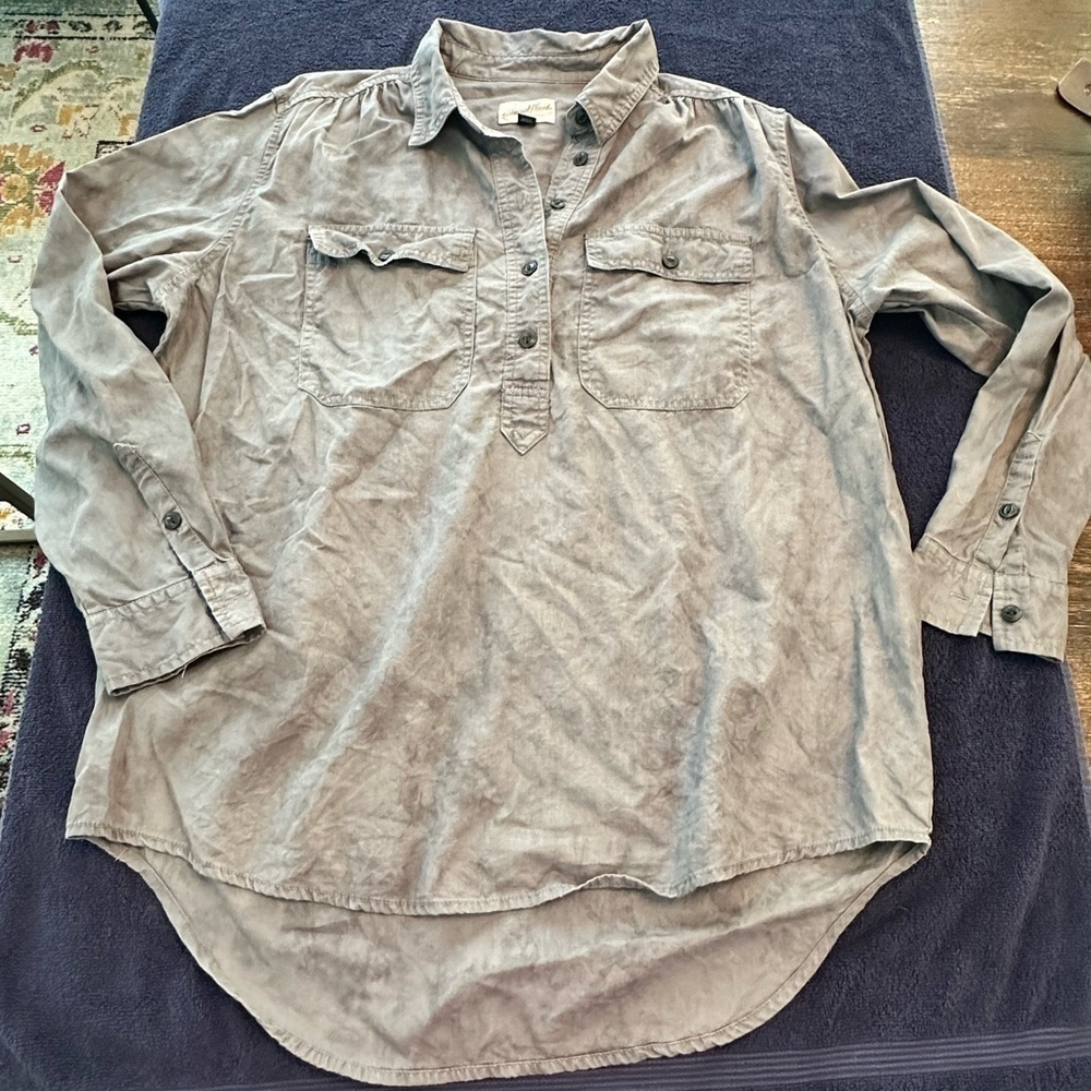 Universal Thread Gray Stone Washed Top Flattering Style Size Medium - Picture 6 of 9